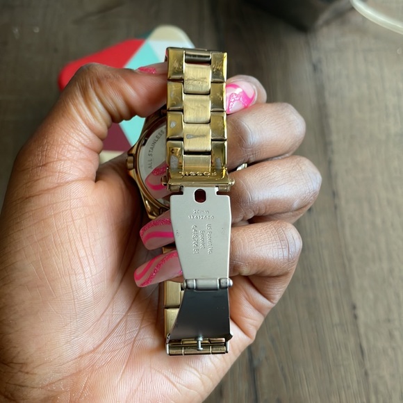 Cute gold Fossil Watch - Picture 4 of 4
